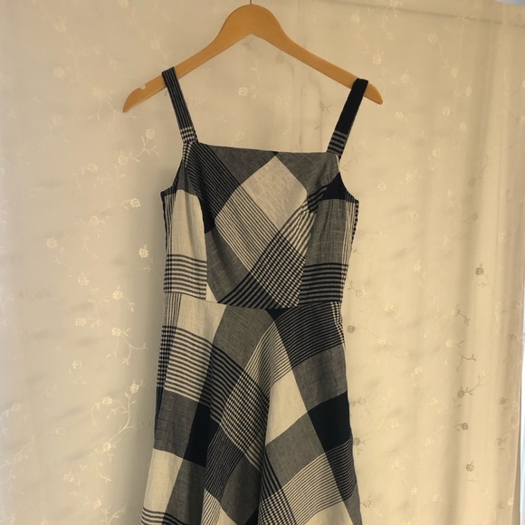 Just Taylor Navy Dress - Picture 4 of 8